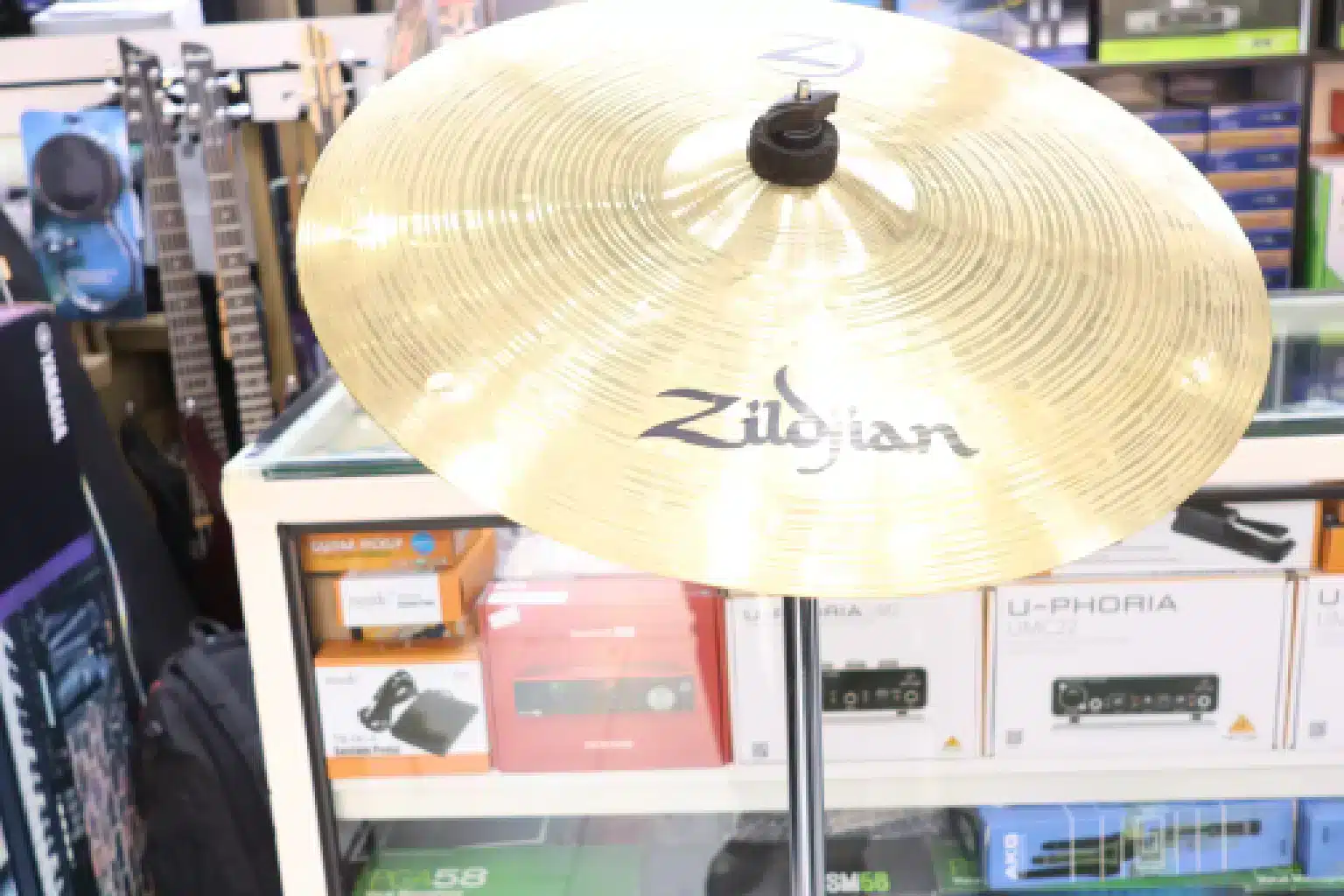 Zildjian Planet Z 18"/45 cm Crash Cymbal 2 Zildjian Planet Z 18" Nairobi,