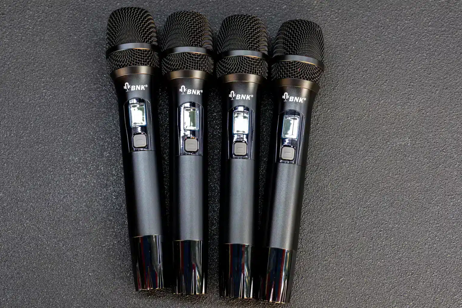 BNK IS 40 UHF Digital Wireless Microphone 1 Professional wireless mic Nairobi,