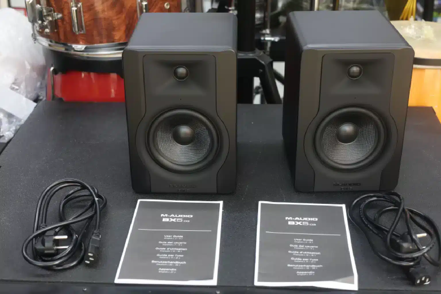 M audio BX5 D3 Powered Studio Reference 6 M-Audio BX5 D3 frequency response