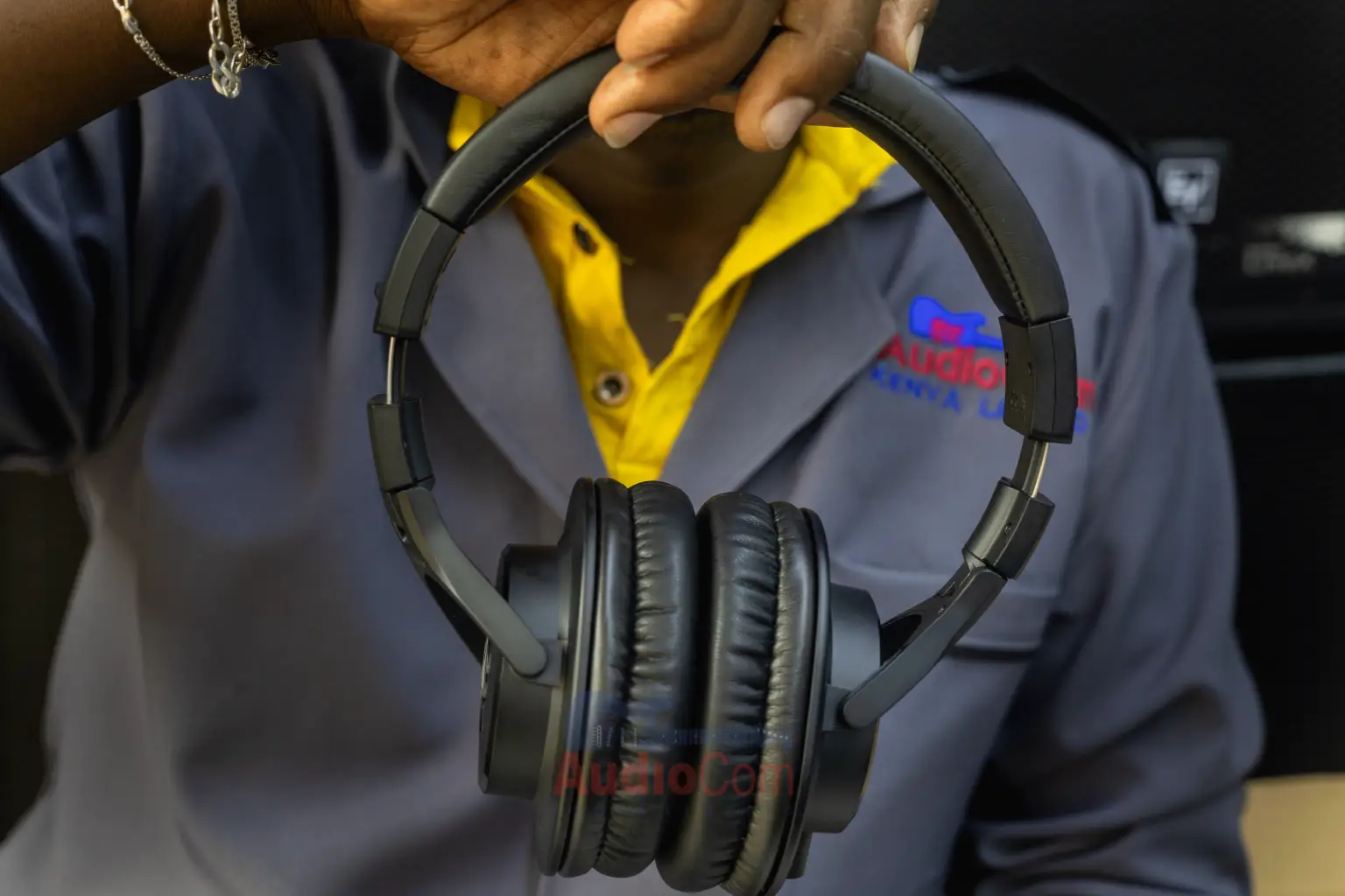 Audio-Technica ATH-M40x Professional Studio Monitor Headphone 4 ATH MX40 music shops in Kenya
