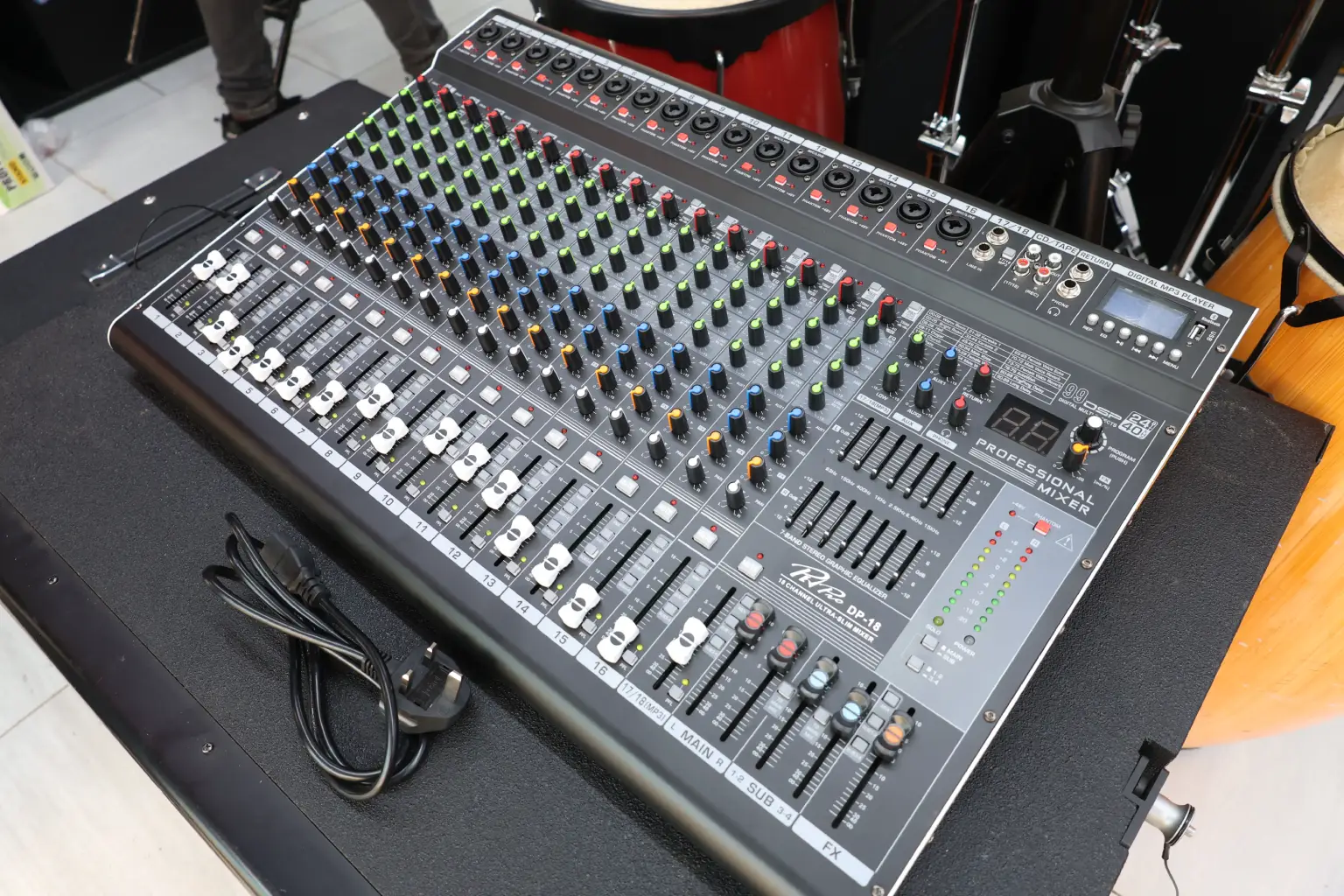 PEV Pro DP 18 16 Channel Professional Mixer 1 16-Channel Professional Mixer