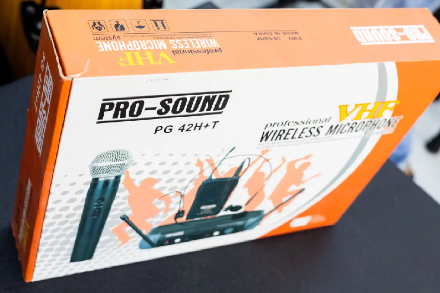 Pro Sound PG42H T +Professional Wireless Microphone VHF 3 professional wireless VHF microphone