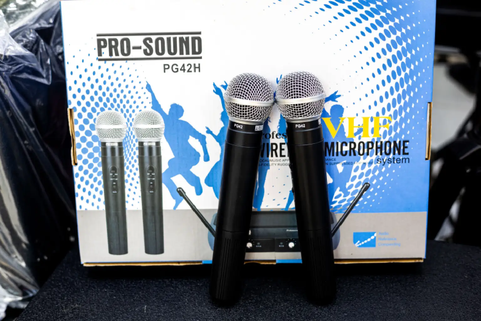 Pro Sound PG42H Professional-Grade Wireless VHF Microphone 2 PG42H