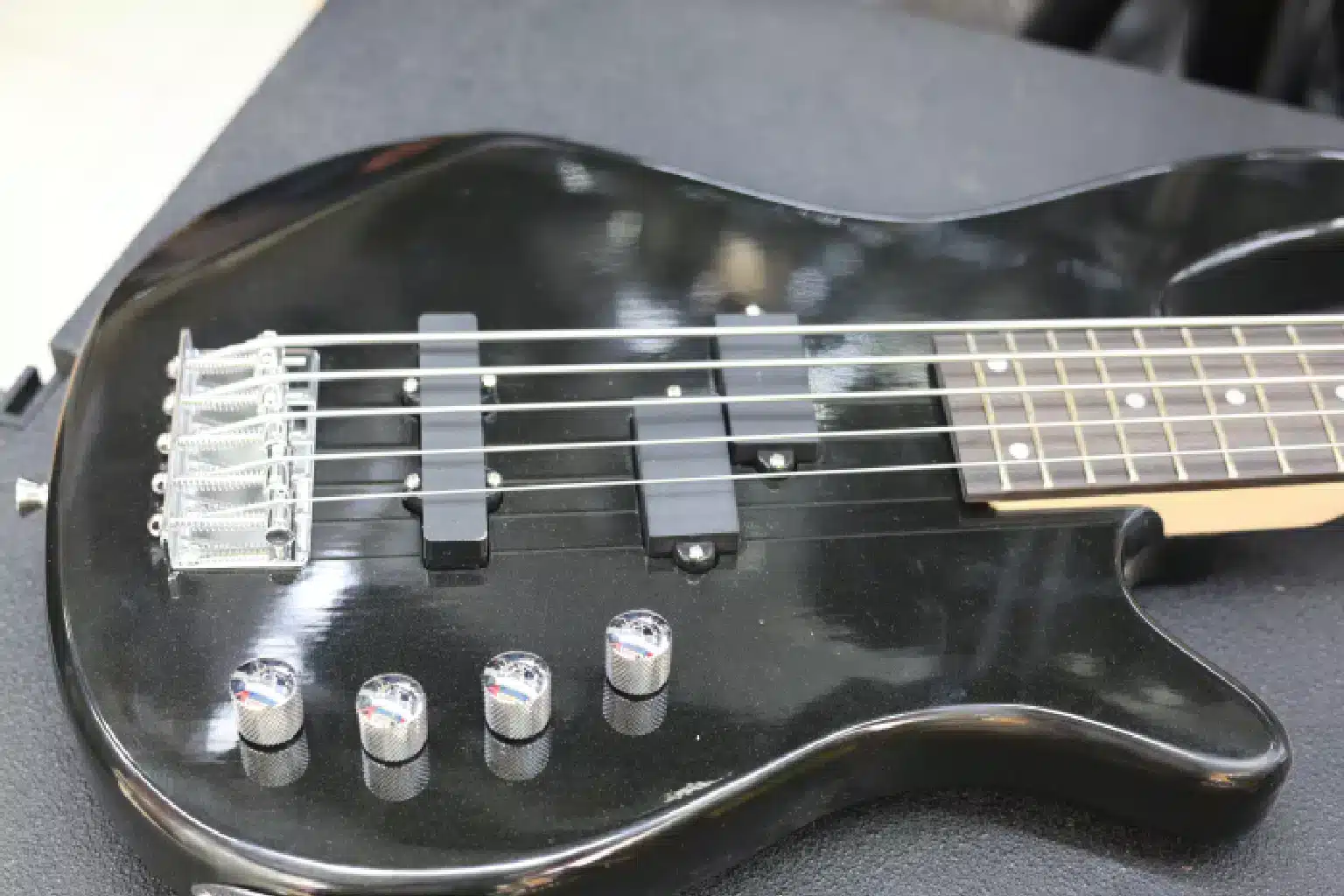 Ibanez GIO Bass 5-string Guitar (Passive) 6 Ibanez GIO Bass sound quality,