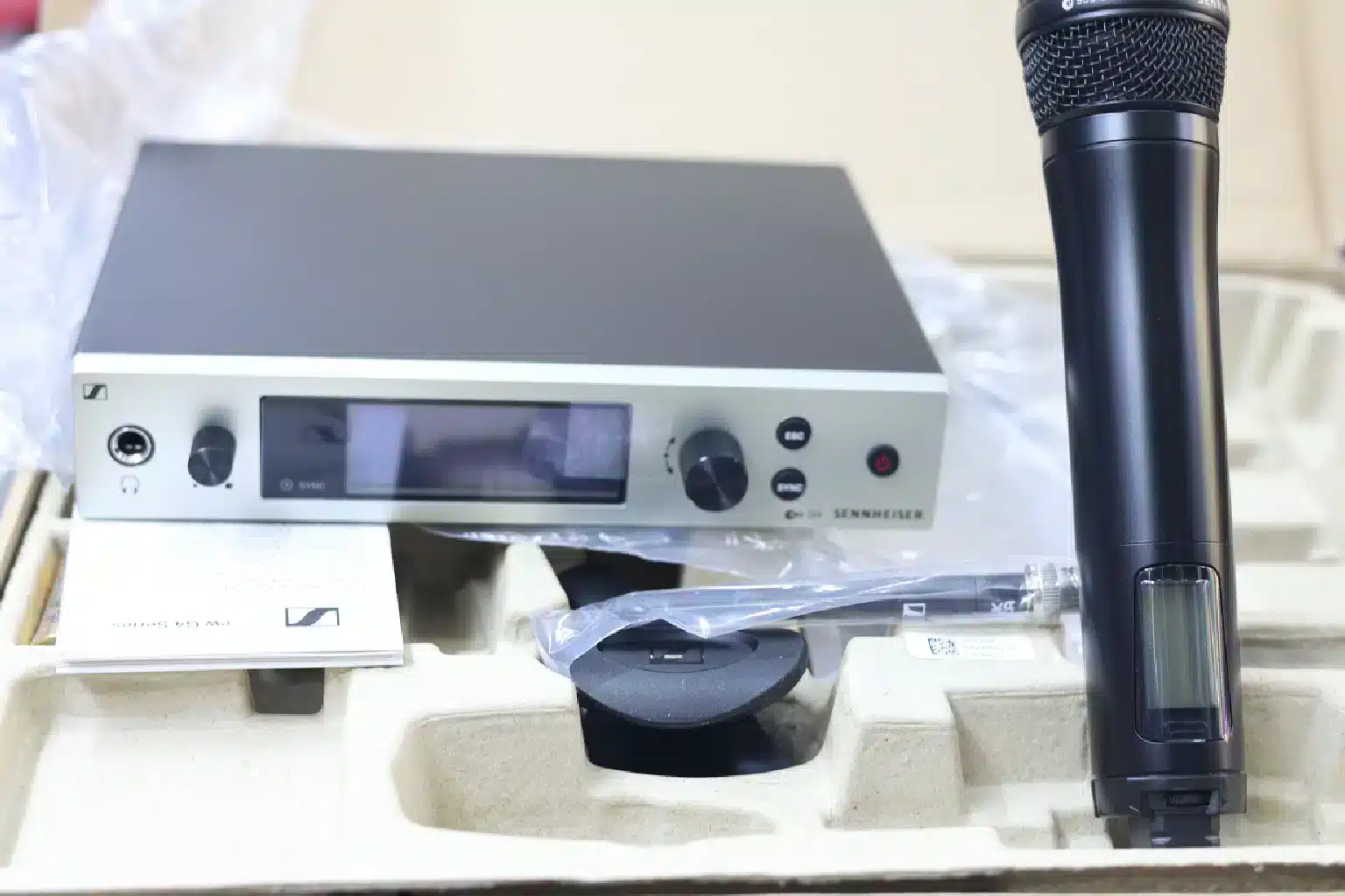 Sennheiser ew 300-500 G4 Microphone 5 Professional microphones Nairobi,
