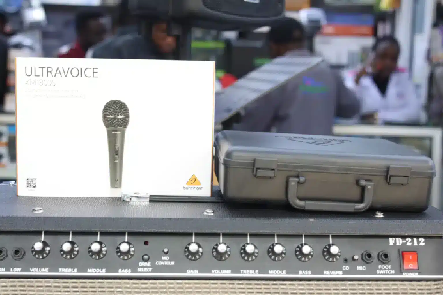 Behringer XM1800S Dynamic Cardioid Microphone 3 Behringer XM1800S applications