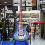 active bass guitar