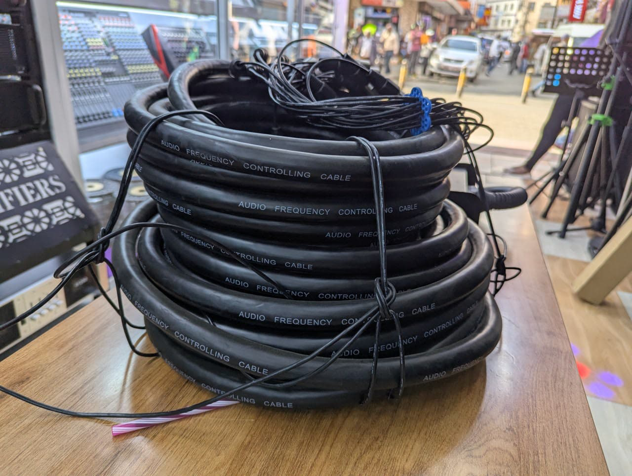Soundking AH 106/30 Snake Cable for Cleaner Stage Wiring and Better Live Sound 19 30-meter audio snake cable