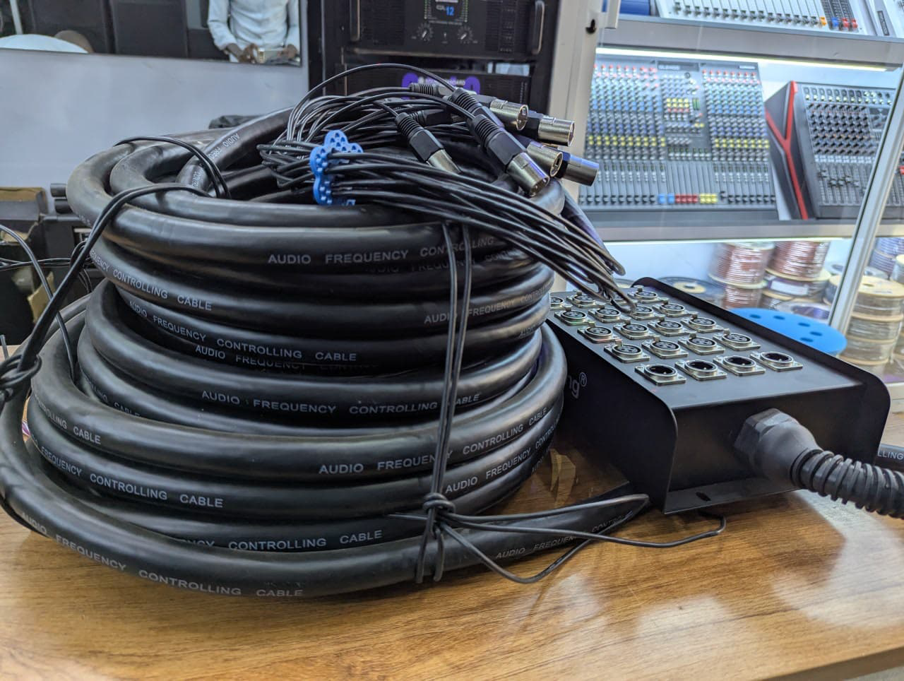 Soundking AH 106/30 Snake Cable for Cleaner Stage Wiring and Better Live Sound 18 30-meter snake cable