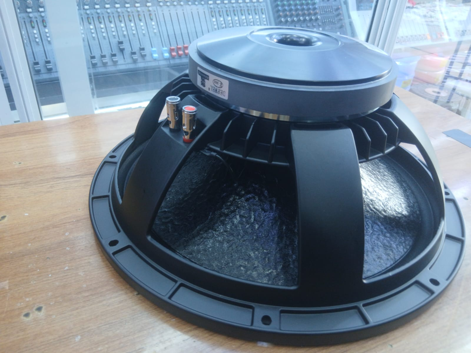 Derwel 15PL76 Professional Loudspeaker: A Dependable 15-Inch Driver for PA Systems in Kenya 7 Derwel 15 inch speaker Kenya