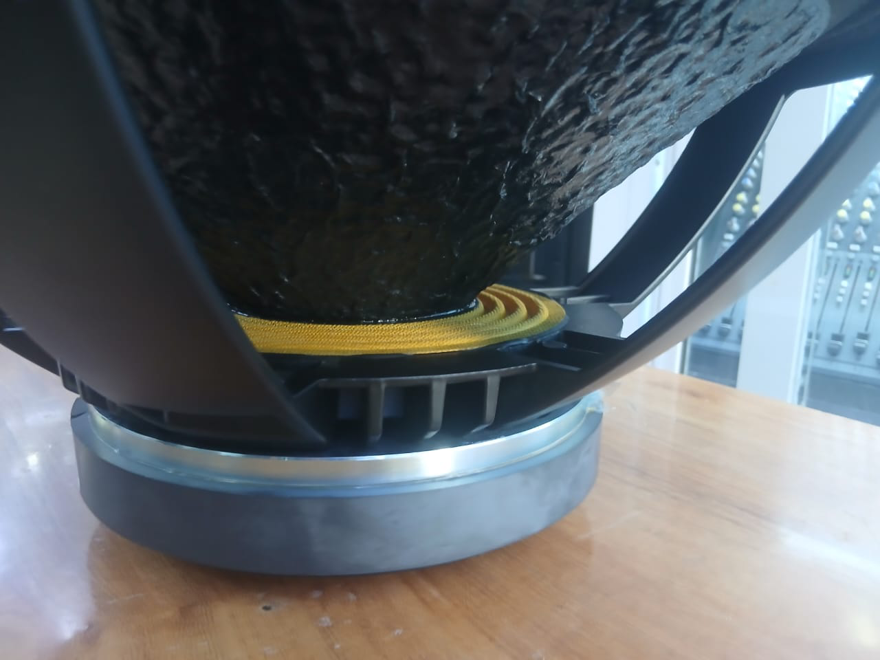 How to Build a Reliable Subwoofer System with the Derwel 18AH186 Professional Loudspeaker 8 Derwel 18AH186 speaker driver Kenya