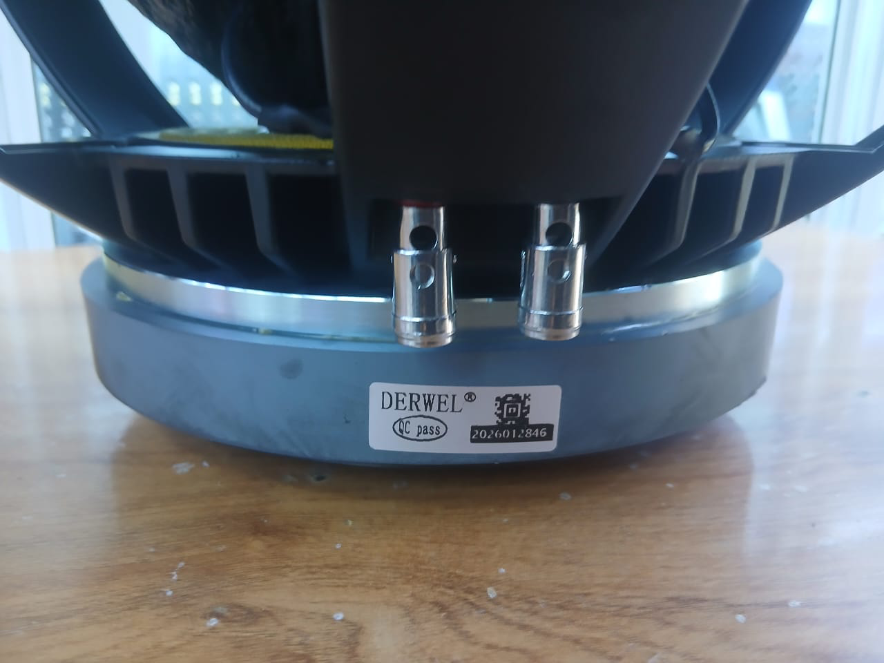 How to Build a Reliable Subwoofer System with the Derwel 18AH186 Professional Loudspeaker 7 Derwel 18AH186 woofer