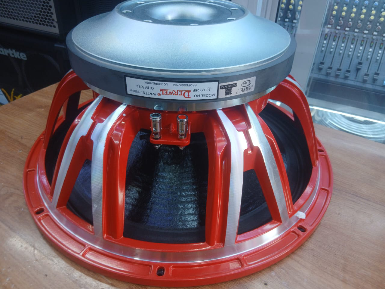 Derwel 18DX125F Speaker Kenya for Professional Bass 10 Derwel 18DX125F for sale in Kenya
