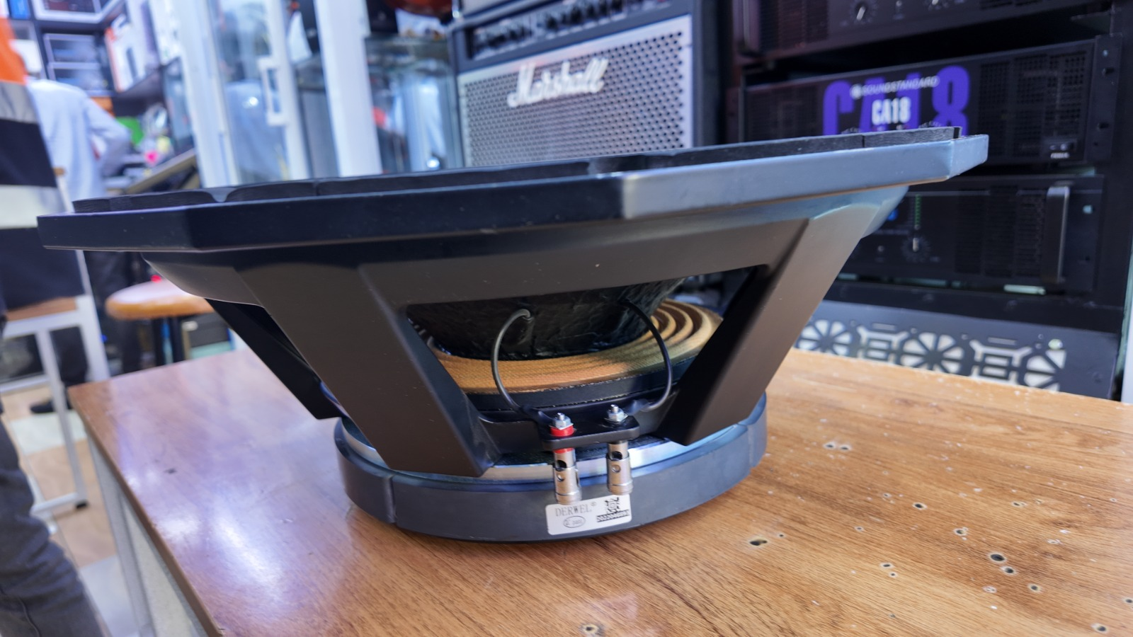 How the Derwel PD1880H 18-Inch Speaker Improves Professional Sound System Performance 10 Derwel PD1880H 8 Ohms Speaker