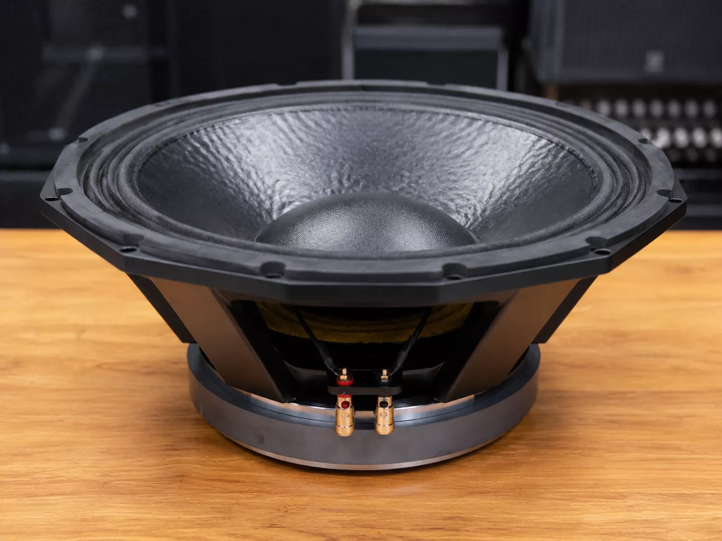 Derwel PD1850 Professional Speaker: A Smart Choice for Sound System Upgrades 26 PD1850 professional speaker