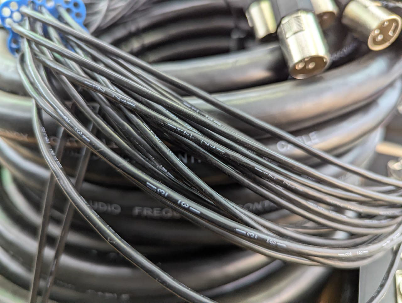 Soundking AH 106/30 Snake Cable for Cleaner Stage Wiring and Better Live Sound 12 Soundking AH 106/30 Snake Cable