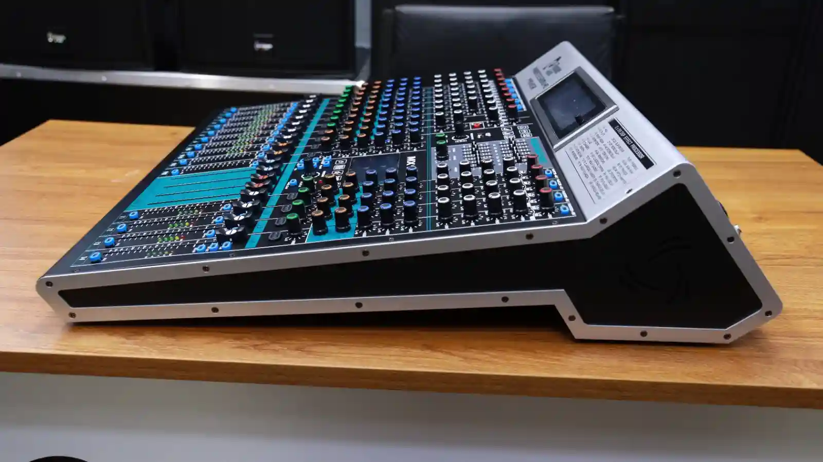Thunder Sound MX14S Professional Mixer – 14 Channel Mixer for Churches, DJs, Studios and Live Events 12 Thunder Sound MX14S mixer controls