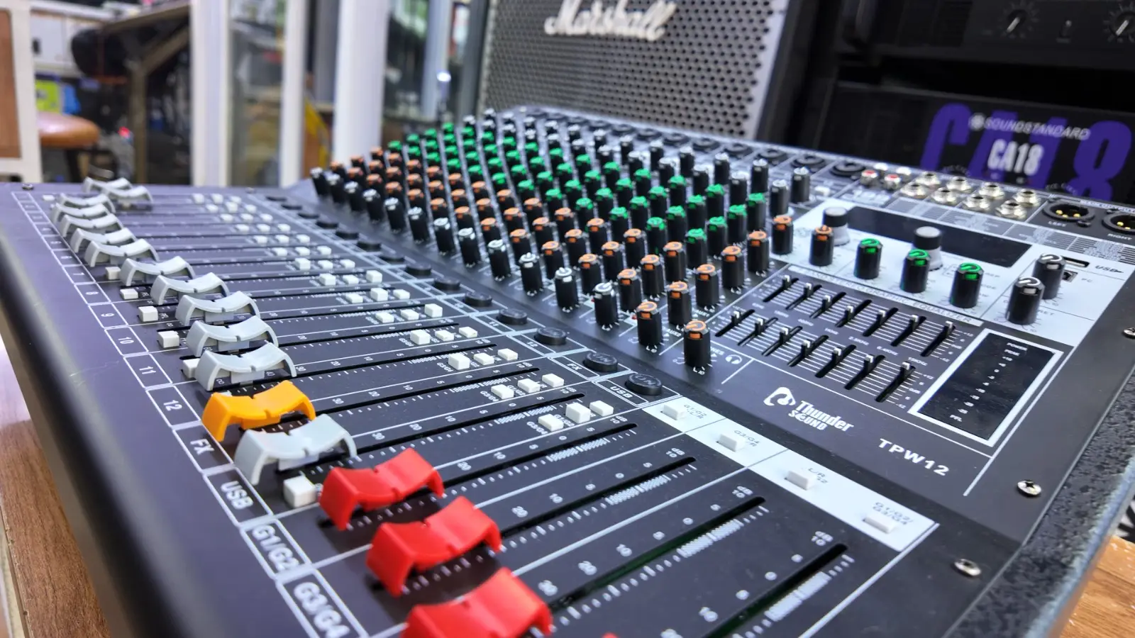 Thunder Sound TPW 12 Professional Powered Audio Mixer – 12-Channel Mixer for Churches, Events and PA Systems 12 Thunder Sound TPW 12 live sound mixer
