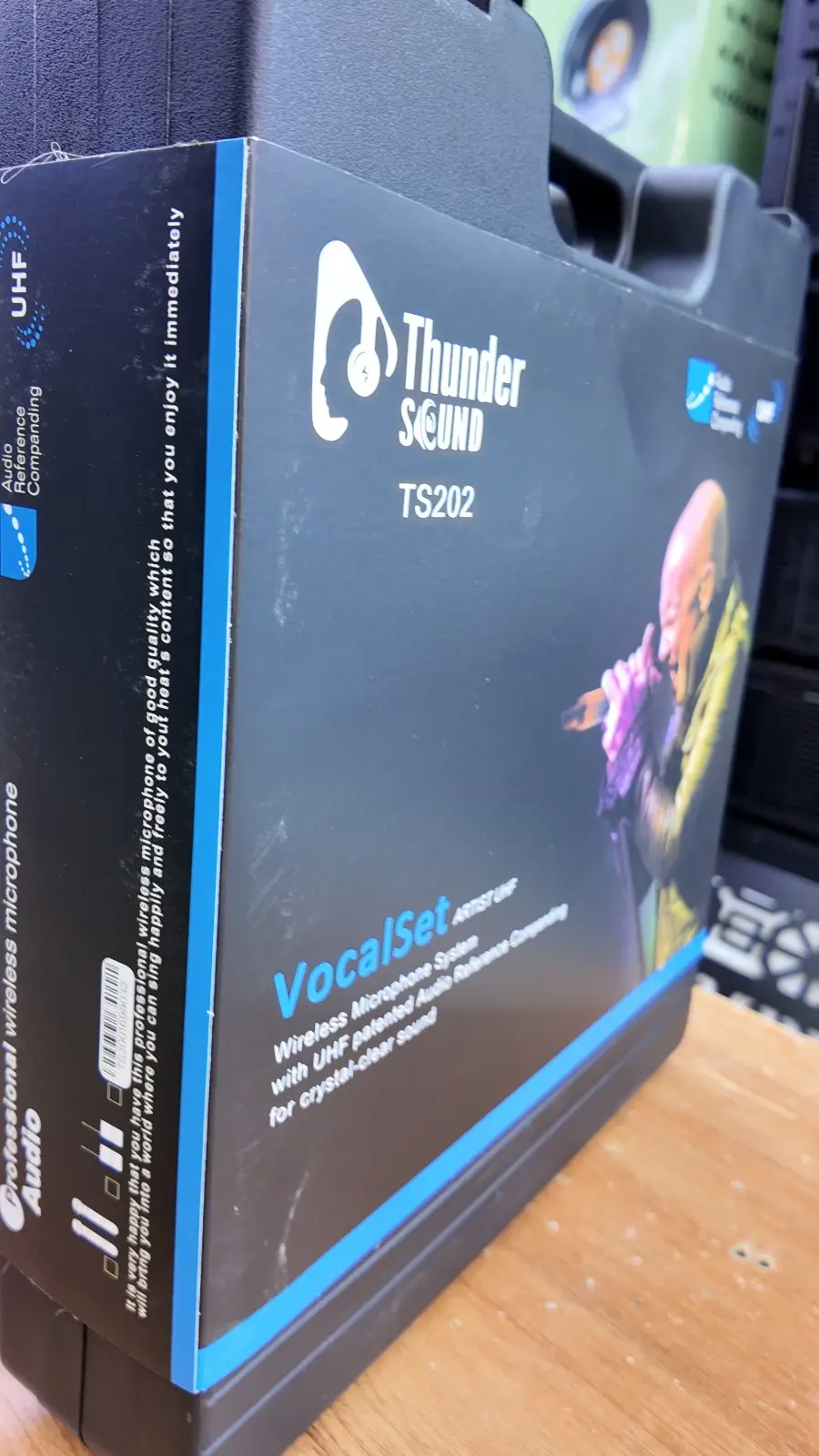Thunder Sound TS202 Vocalset Artist UHF – Wireless Microphone for Worship, Vocals and Event Hosting 9 Thunder Sound TS202 handheld microphone