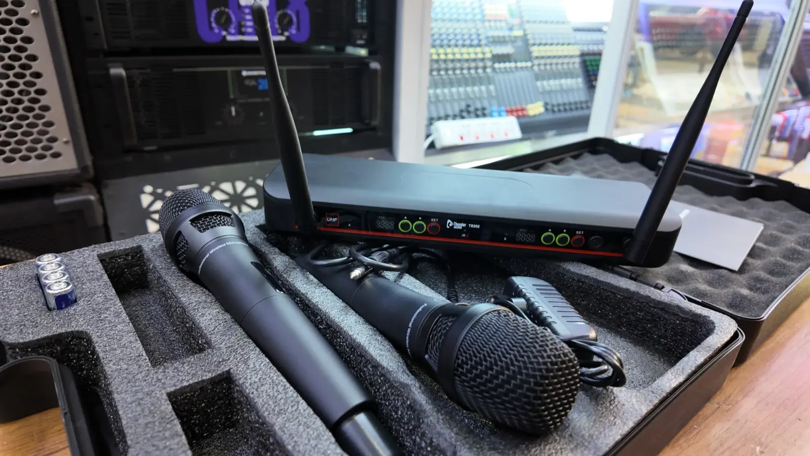 Thunder Sound TS202 Vocalset Artist UHF – Wireless Microphone for Worship, Vocals and Event Hosting 13 Thunder Sound TS202 price in Kenya