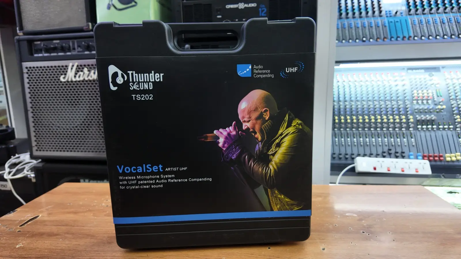 Thunder Sound TS202 Vocalset Artist UHF – Wireless Microphone for Worship, Vocals and Event Hosting 12 Thunder Sound TS202 professional microphone
