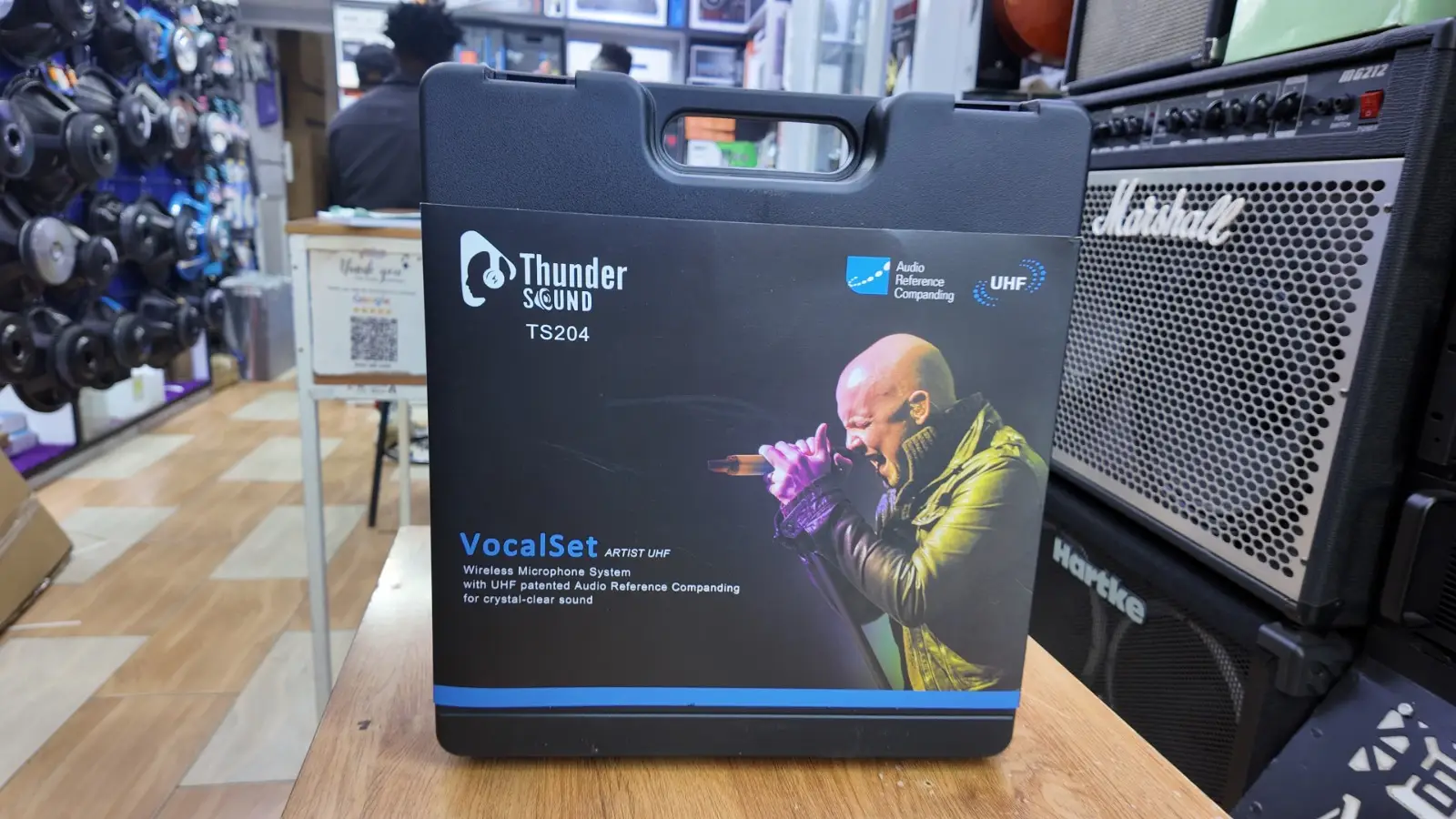 Thunder Sound TS204 Vocalset Artist UHF Wireless Microphone – Dual Mic System for Worship, DJs and Events 11 Thunder Sound TS204 UHF microphone