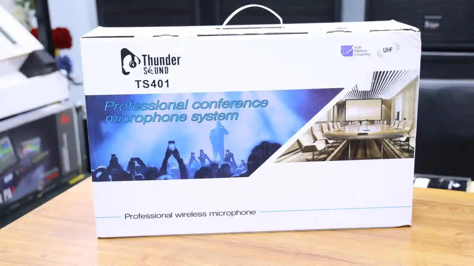 Thunder Sound TS401 Professional Conference Microphone System – Clear UHF Wireless Meeting Audio for Boardrooms and Churches 11 Thunder Sound TS401 professional microphone